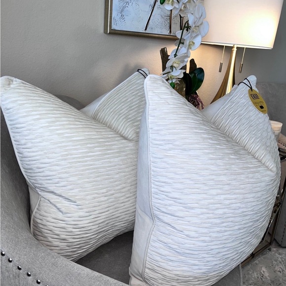 1-NWT CALLISTO HOME GEO DECORATIVE THROW PILLOW (Read description details) - Picture 10 of 13